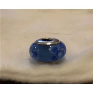 Pandora RETIRED Blue Flowers for you Murano glass
